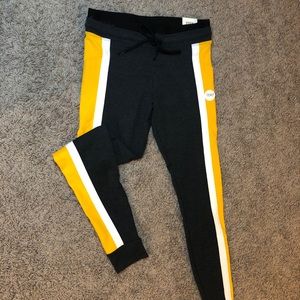 PINK yoga campus leggings